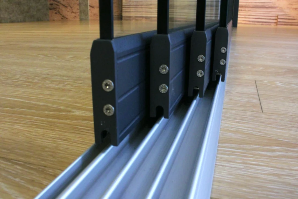 Glasschiebetüren mit Schienensystem